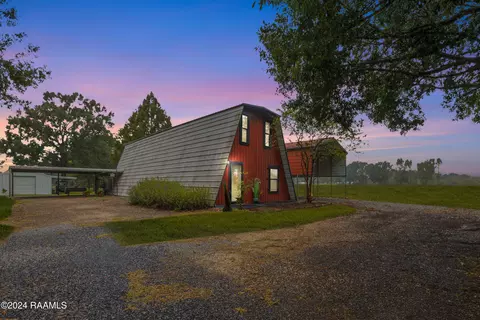 135 Woodys Ln, Sunset, LA 70584