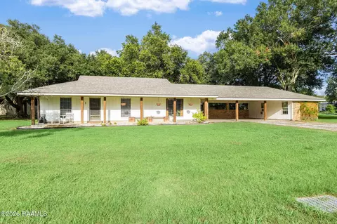 120 Roxanne Dr, Youngsville, LA 70592