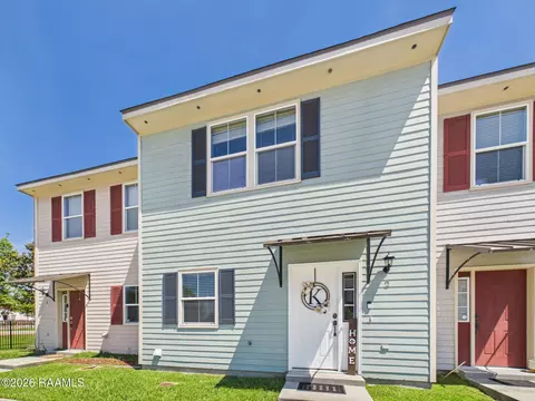 2 Townhouse Cv, Lafayette, LA 70506