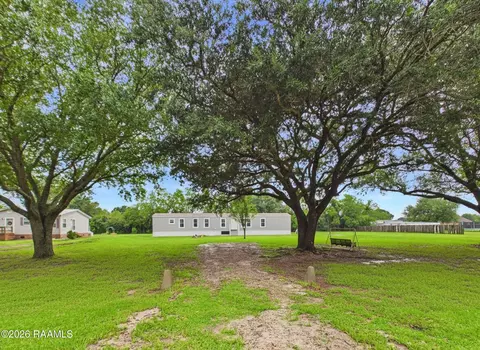 144 Pic Dr, Scott, LA 70583