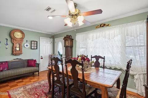 Dining - 160 Darwin Rd, Franklin, LA 70538 photo 2 of 3