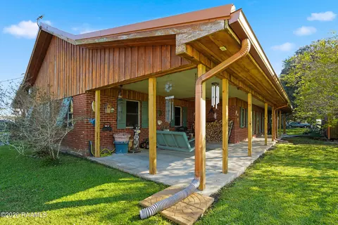 Exterior - 160 Darwin Rd, Franklin, LA 70538 photo 1 of 5