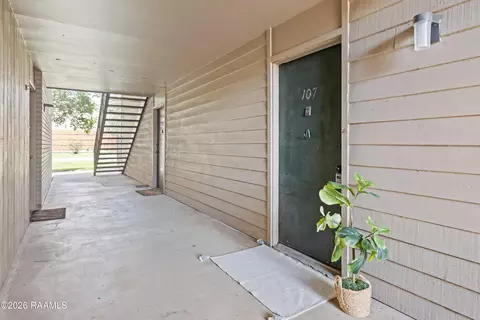 220 Doucet Rd #107A, Lafayette, LA 70503