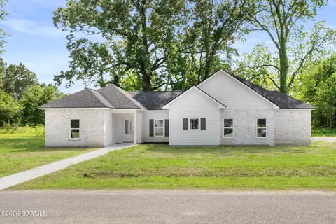 1017 Timber Trails Rd, Breaux Bridge, LA 70517