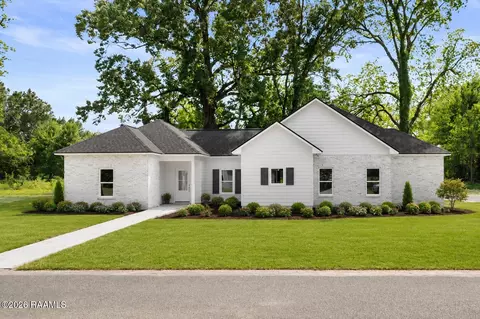 1017 Timber Trails Rd, Breaux Bridge, LA 70517