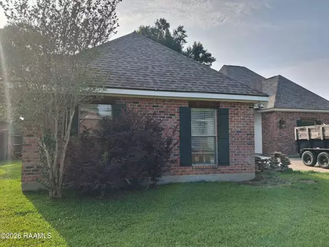 104 Woodlake Ln, Lafayette, LA 70508