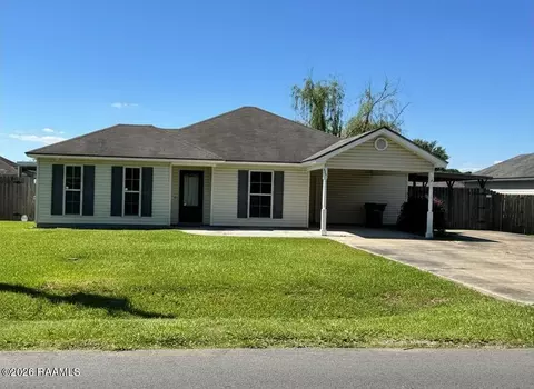 907 Gary Dr, Breaux Bridge, LA 70517