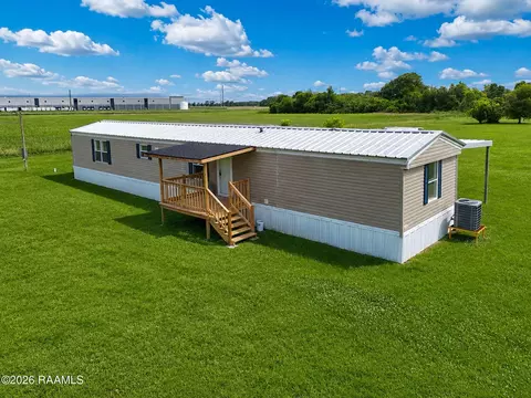 2619 Grand Prairie Rd, New Iberia, LA 70560