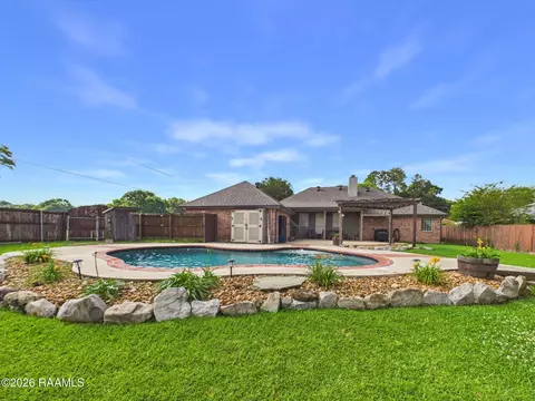 104 Triangle Cir, Lafayette, LA 70508