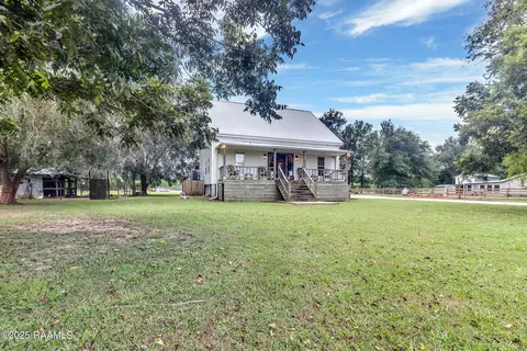 1098 Charles Marks Rd, Arnaudville, LA 70512