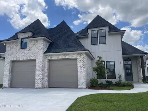 203 Prague Ave, Youngsville, LA 70592