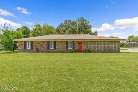 301 Clause Ln, Lafayette, LA 70507