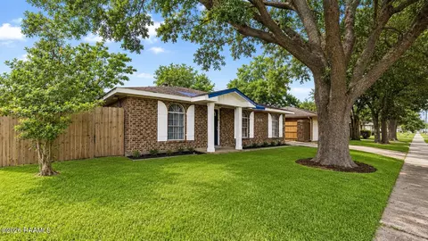 2809 Dove Ave, Marrero, LA 70072