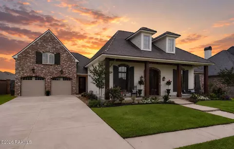 105 Fyvie Ln, Lafayette, LA 70503