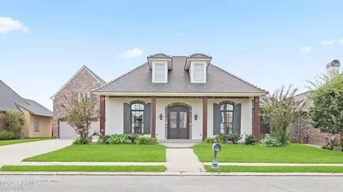 105 Fyvie Ln, Lafayette, LA 70503