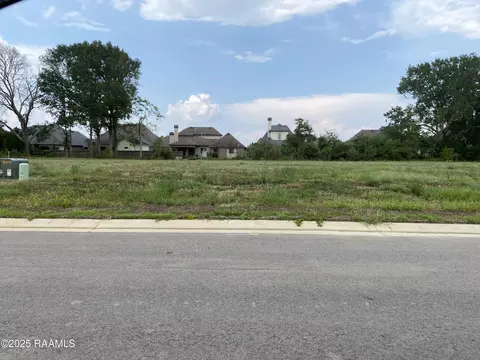 204 Leaning Oak Dr, Lafayette, LA 70508