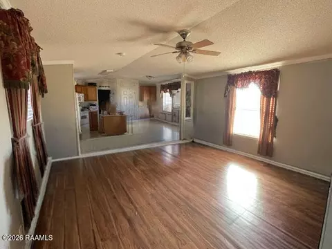 107 Smart Park Ln, Carencro, LA 70520