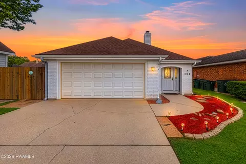 104 Silver Medal Dr, Lafayette, LA 70506