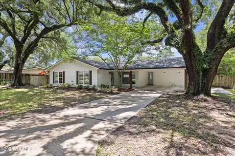 205 Live Oak Dr, Lafayette, LA 70503