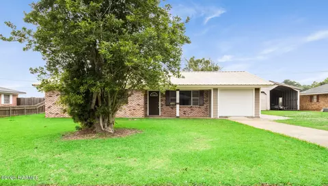 215 Hibiscus St, Opelousas, LA 70570