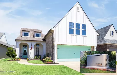 210 Santander Dr, Youngsville, LA 70592