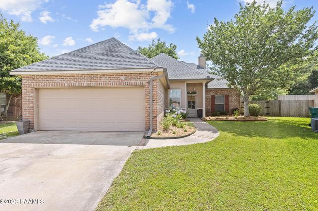 103 Elise Dr, Youngsville, LA 70592