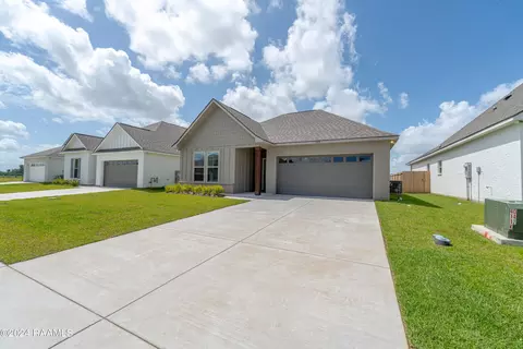 105 Gilded Ln, Broussard, LA 70518
