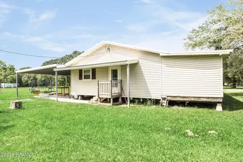 310 Anicet Tauzin Rd, Arnaudville, LA 70512