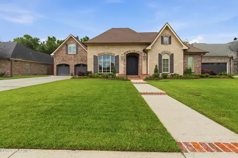 113 Grandview Terrace Dr, Youngsville, LA 70592