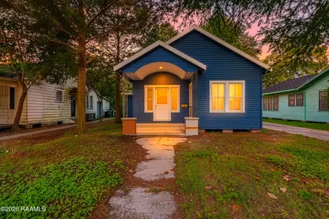 1122 S Court St, Opelousas, LA 70570