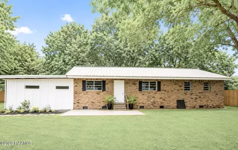 1108 Coteau Rd, New Iberia, LA 70560