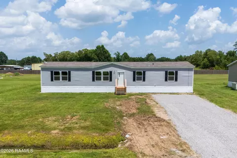 111 Dewaldo St, Scott, LA 70583