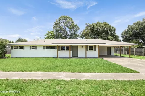 204 Maple Dr, Lafayette, LA 70506