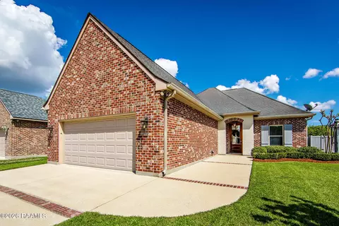 204 Abby Lake Dr, Thibodaux, LA 70301
