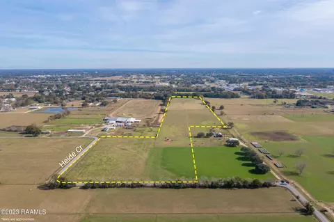 701 Heide Cir, Scott, LA 70583