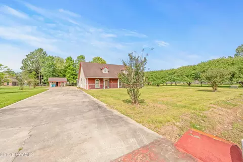 1014 Sugarland Dr, Breaux Bridge, LA 70517