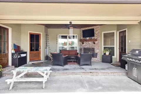 Exterior - 964 Bearb Rd, Sunset, LA 70584 photo 5 of 11