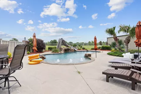 Exterior - 964 Bearb Rd, Sunset, LA 70584 photo 6 of 11