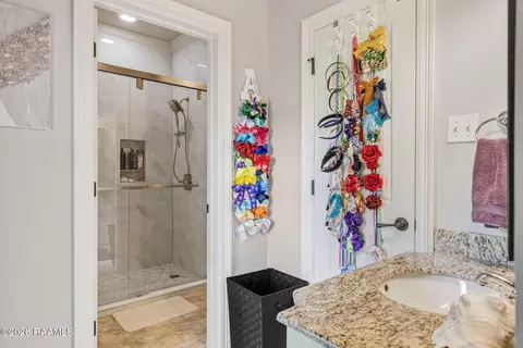 Bath - 964 Bearb Rd, Sunset, LA 70584 photo 6 of 8