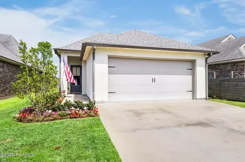 103 Grays Landing Ln, Lafayette, LA 70508