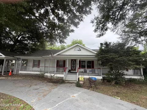 1720 Magnolia St, Pine Prairie, LA 70576