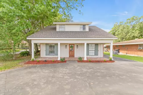 1402 Parkview Dr, New Iberia, LA 70563
