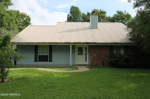 207 Gladys Dr, Saint Martinville, LA 70582
