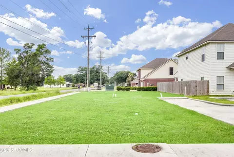 420 Row 3, Lafayette, LA 70508