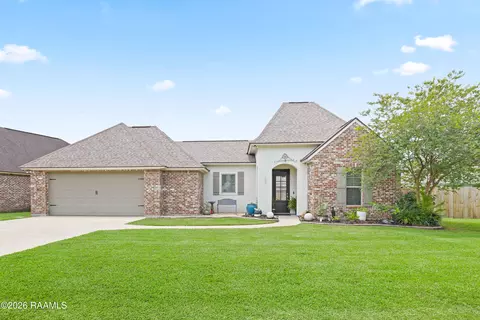 109 Braxton Dr, Youngsville, LA 70592