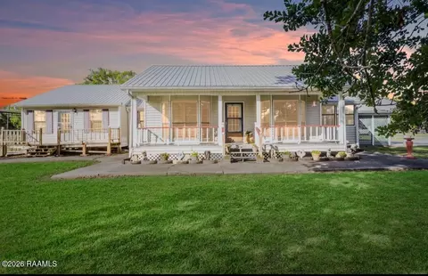 1007 Dautreuil Ln, Saint Martinville, LA 70582