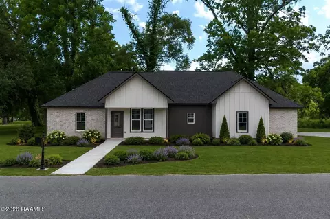 1009 Timber Trails Rd, Breaux Bridge, LA 70517