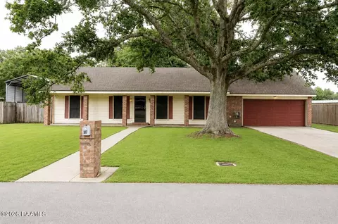107 W Bayou Shore St, Lafayette, LA 70508