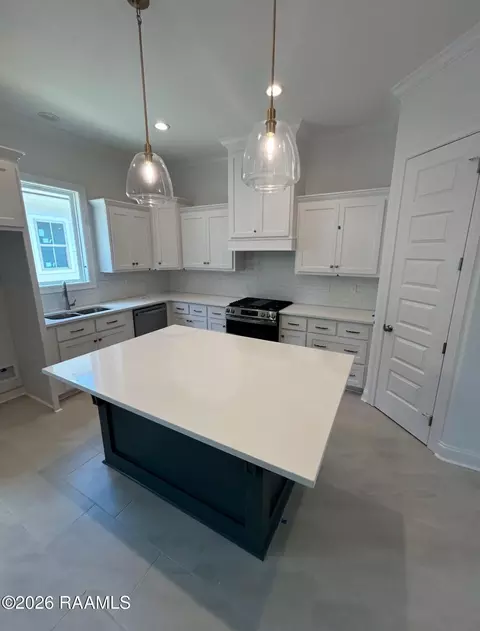 Kitchen - 211 Keystone St, Scott, LA 70583 photo 1 of 1
