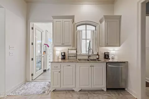 Entry Way - 121 Turnmill Dr, Broussard, LA 70518 photo 4 of 4